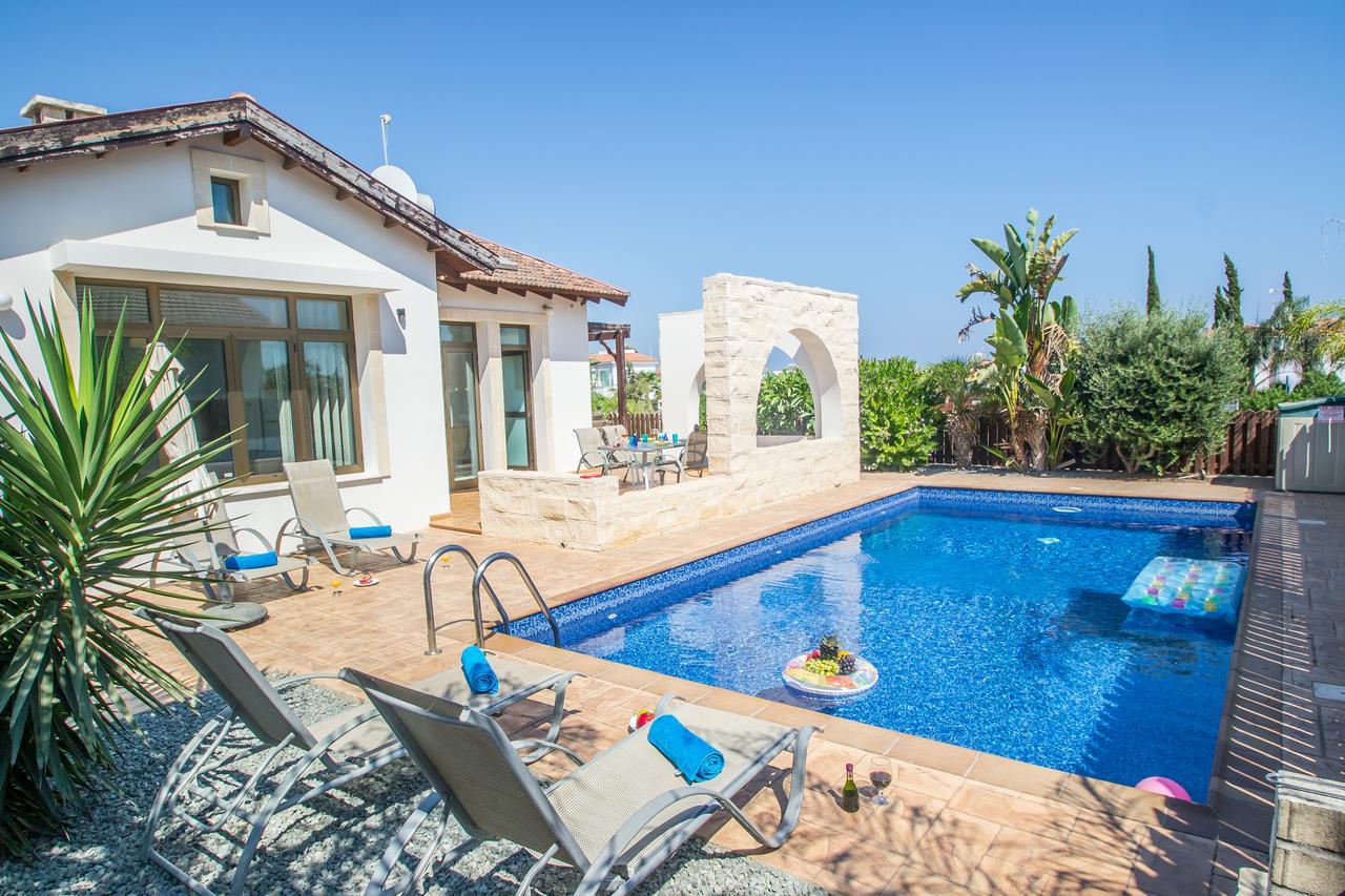 Rada'S Vacation Home Айя Напа Екстериор снимка