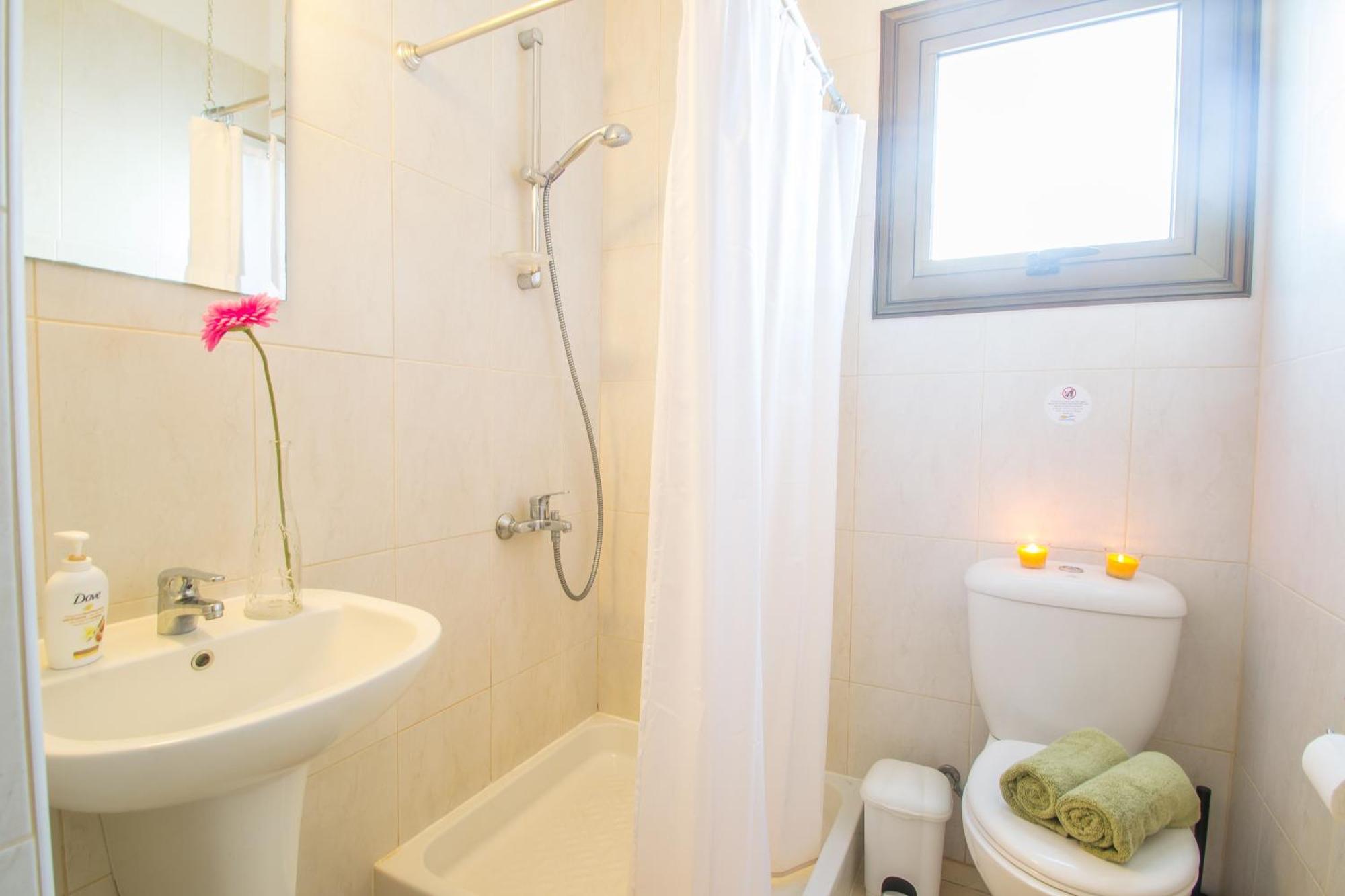 Rada'S Vacation Home Айя Напа Екстериор снимка