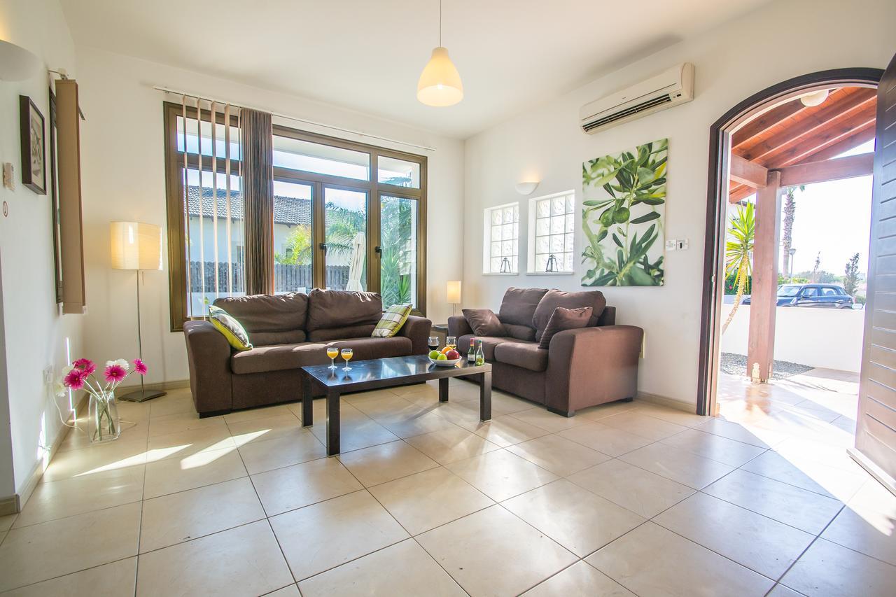 Rada'S Vacation Home Айя Напа Екстериор снимка