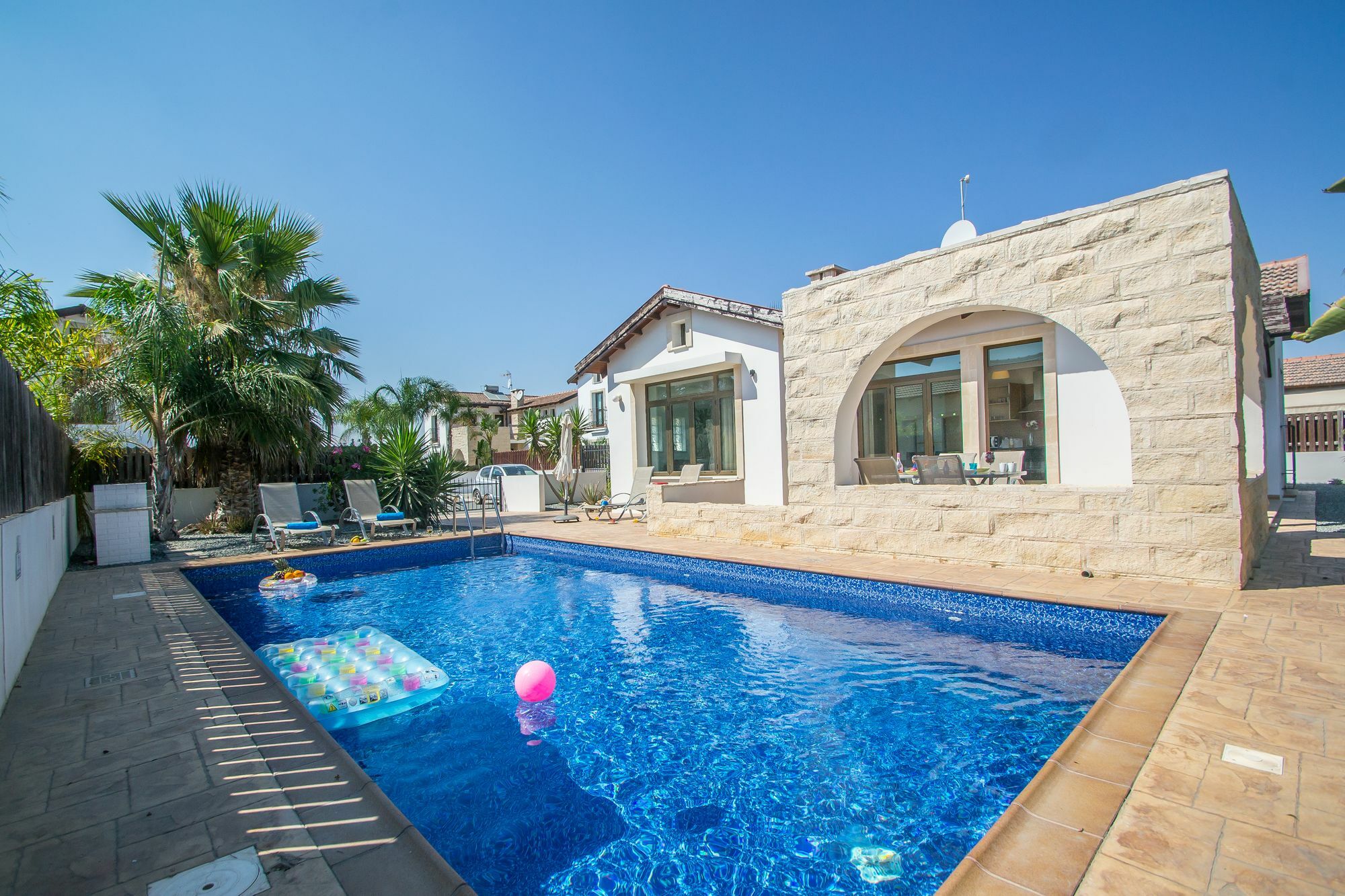 Rada'S Vacation Home Айя Напа Екстериор снимка